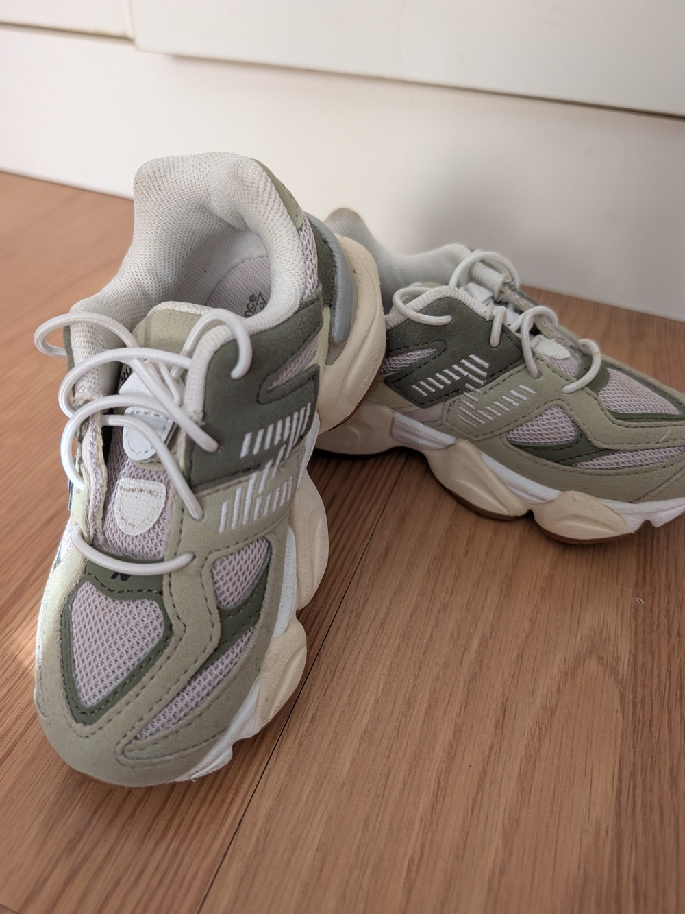 New Balance Kids Chunky Sneakers - Sage Green & White